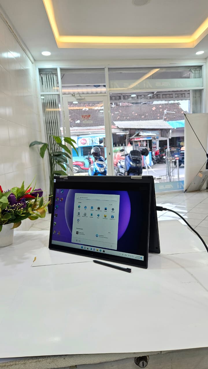 Lenovo Thinkpad X380 Yoga 3