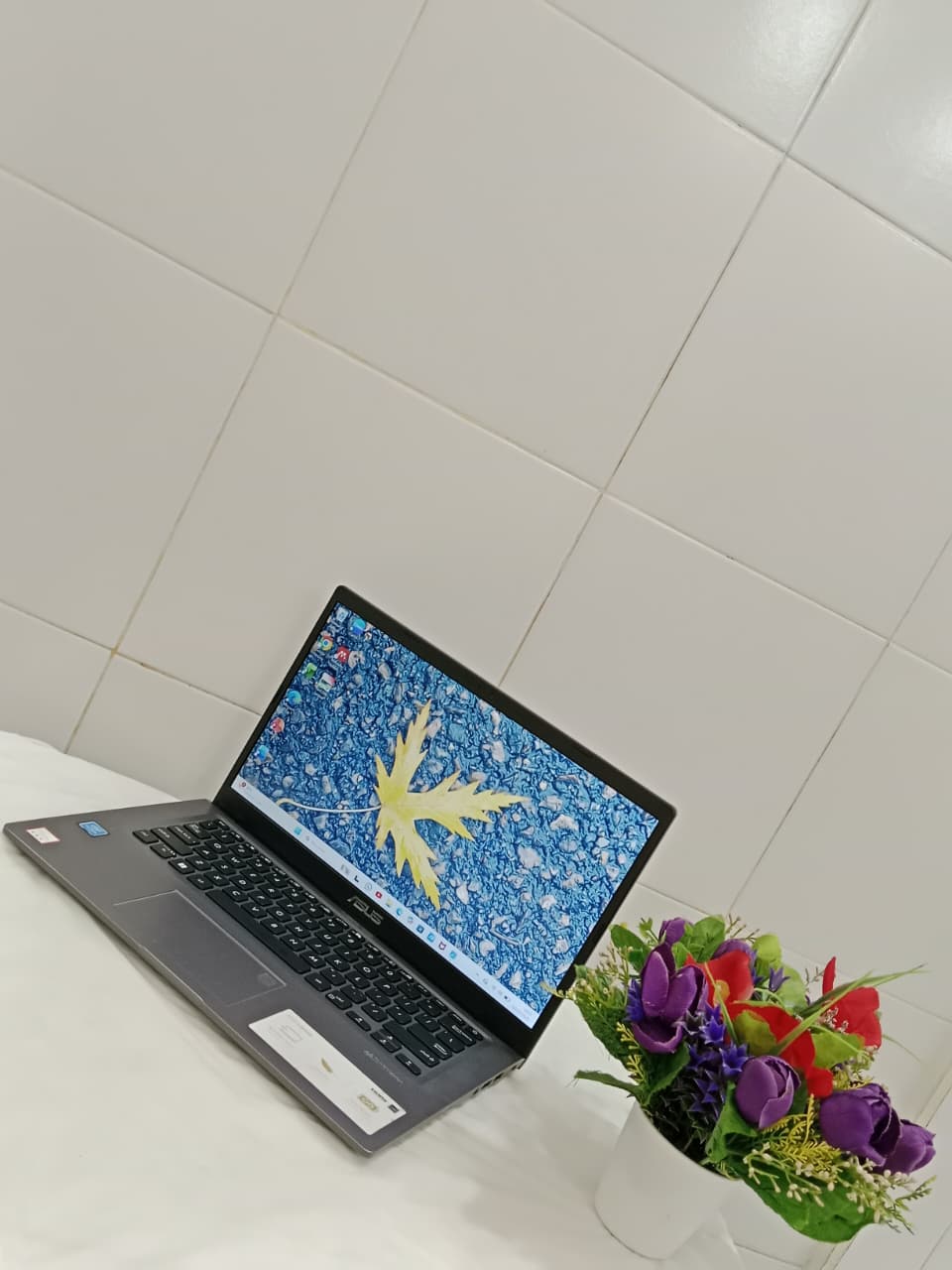 ASUS VIVOBOOK AM16M 2