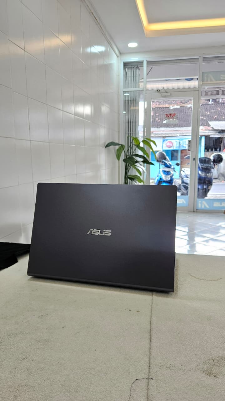 Asus VivoBook A409JA 7