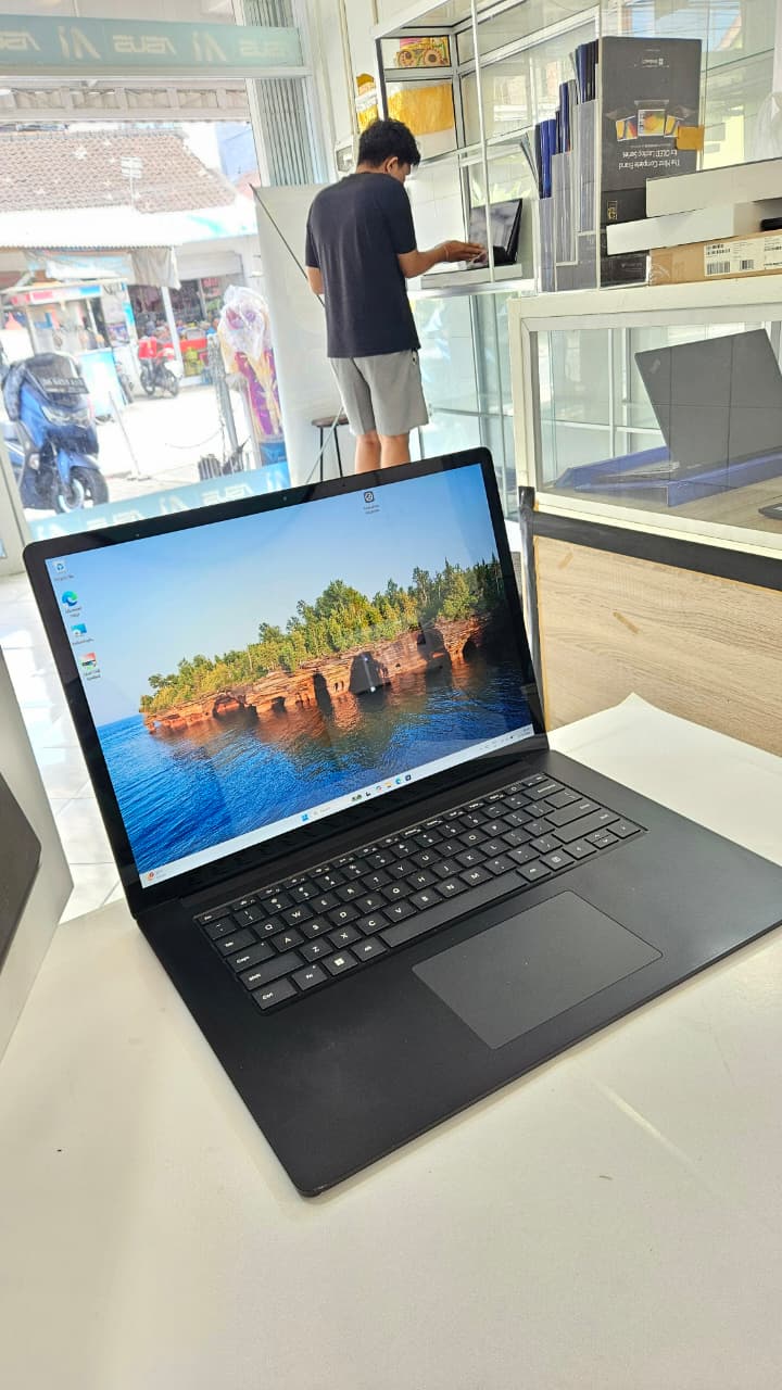 Microsoft Surface Laptop 5 15" 4