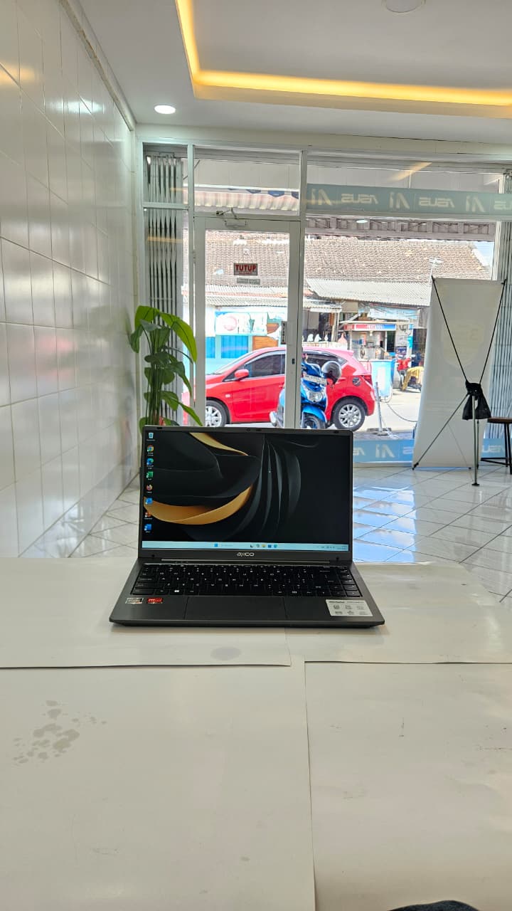 AXIOO Axioo HYPE 5 AMD X3