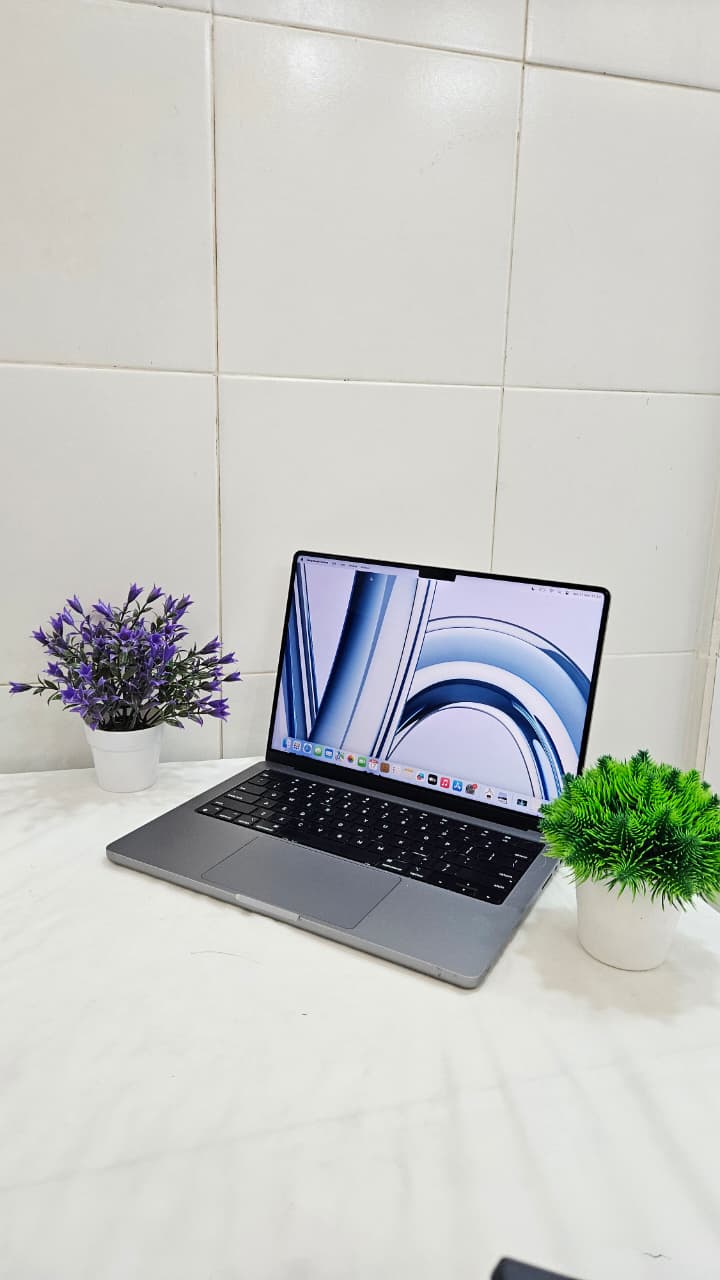 Apple Macbook Pro M1 2021 14" 5