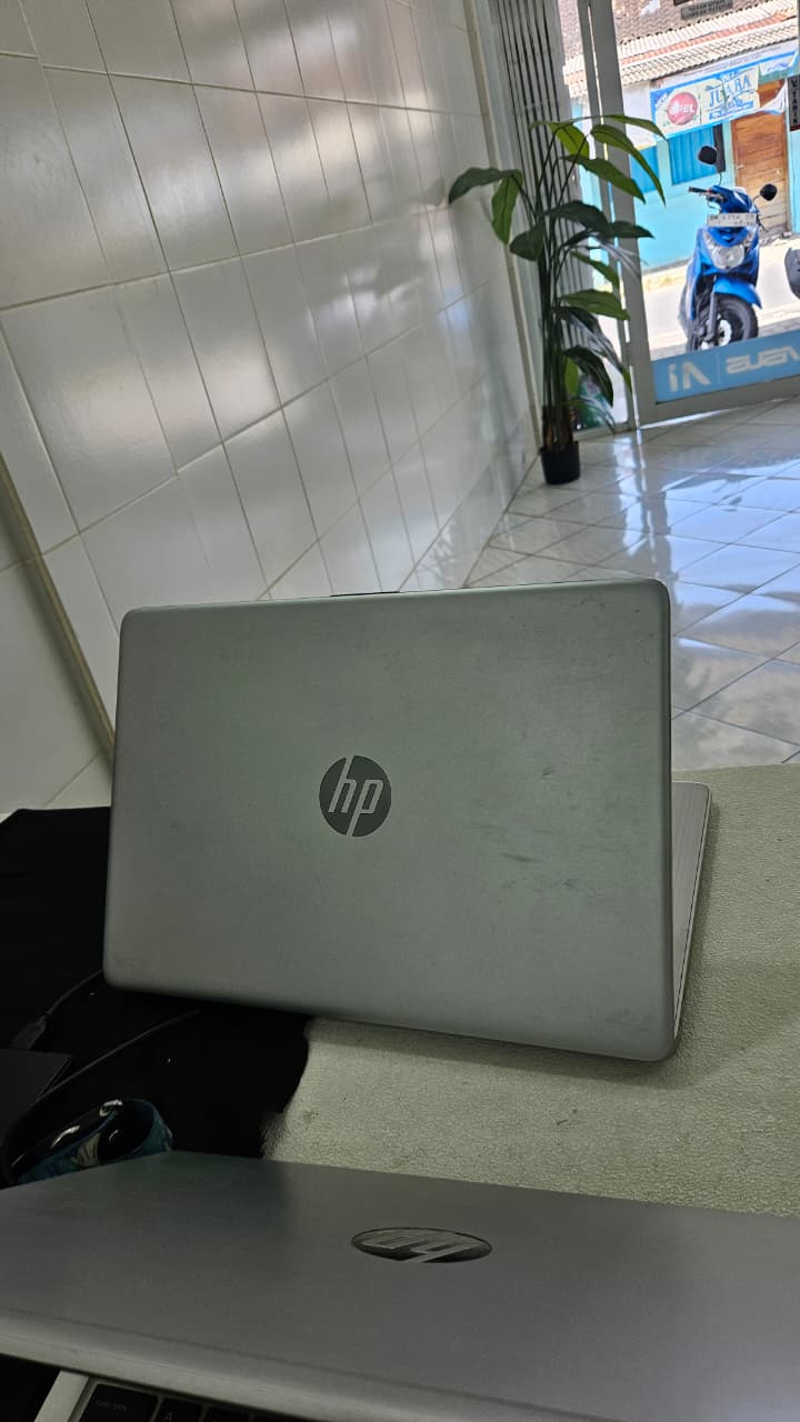 HP 14s-CF2516TU 3