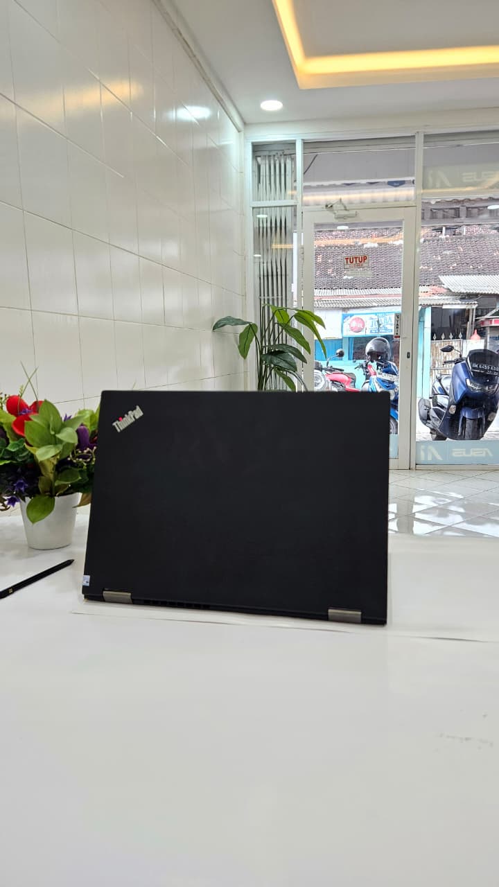 Lenovo Thinkpad X390 Yoga 9