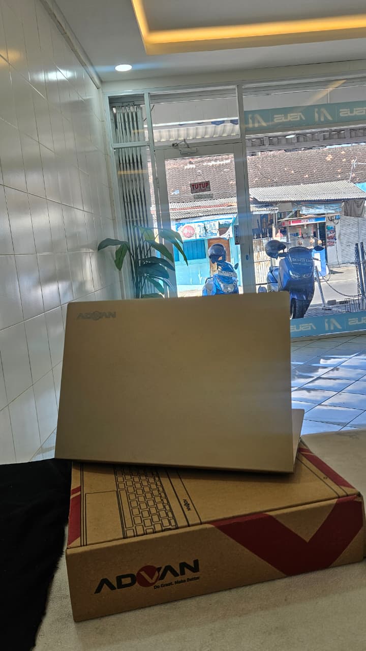 Advan WorkPro 1701 7