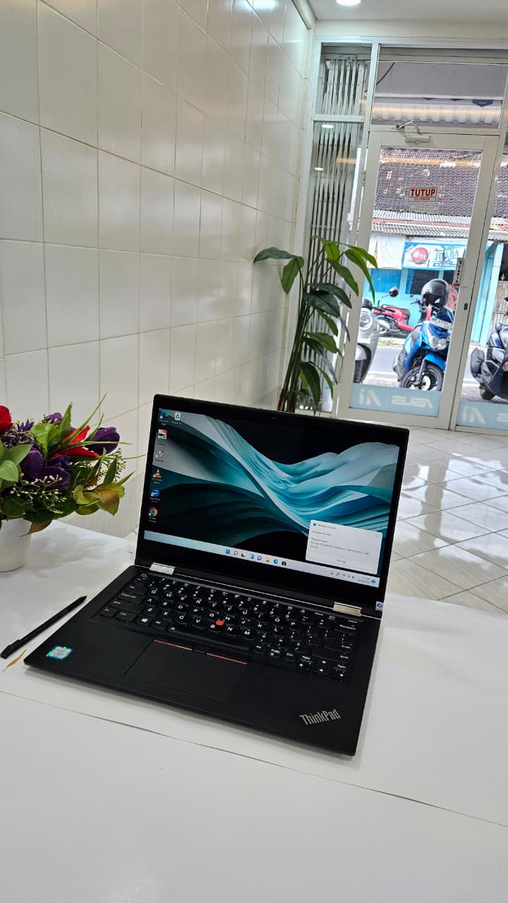 Lenovo Thinkpad X390 Yoga 8