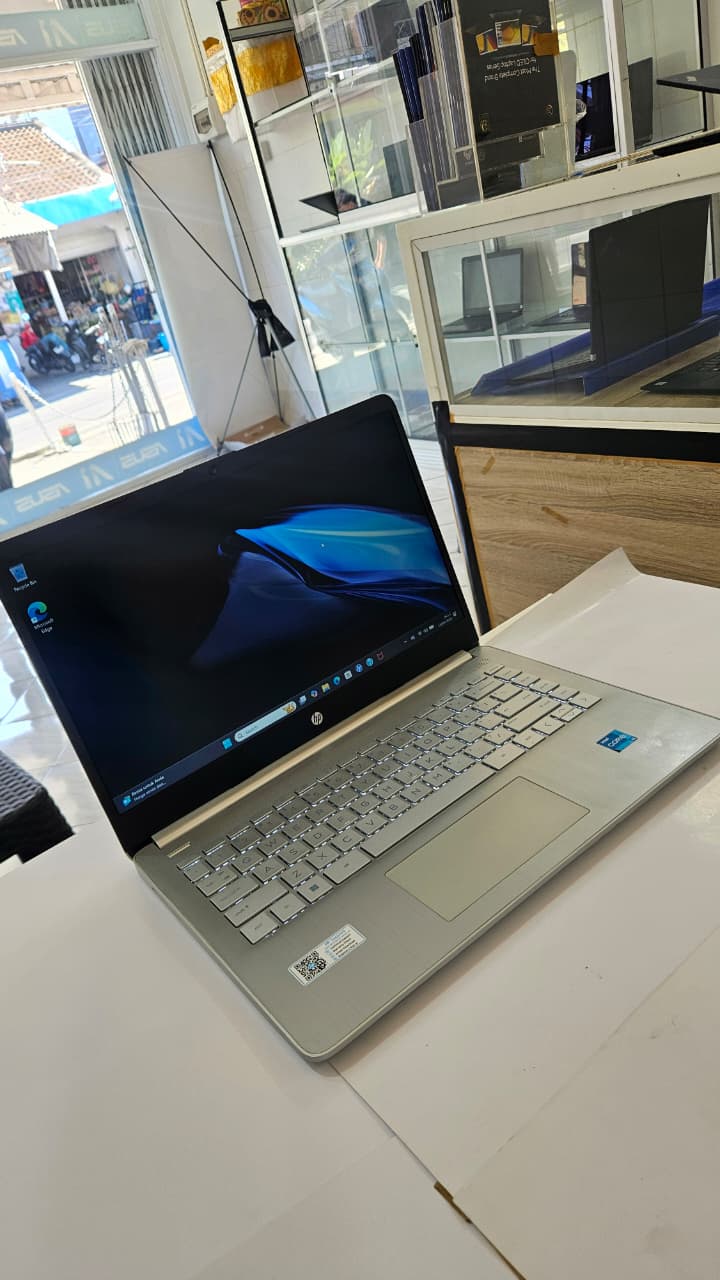 Laptop HP 14s-dq5777TU 3