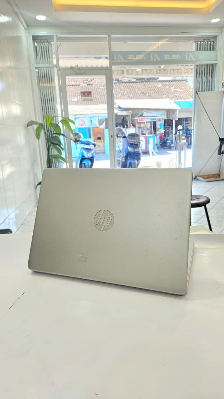 Laptop HP 14s-dq5777TU 7