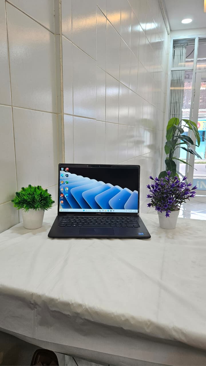 DELL Dell Latitude 7320